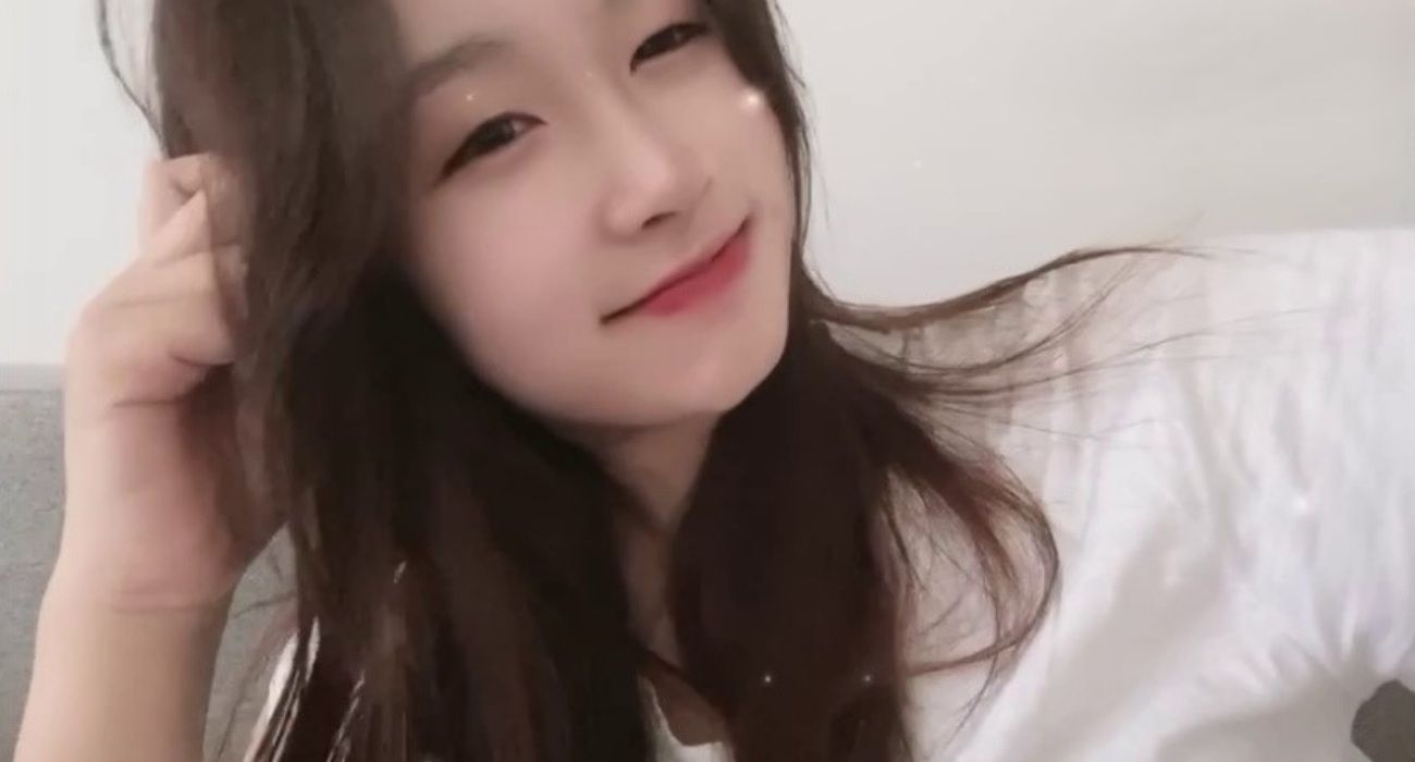 山东威海环翠区某公司财务朱淑珊 为上位不择手段送逼上司 口交毒龙其上阵 不雅视频遭男友流出