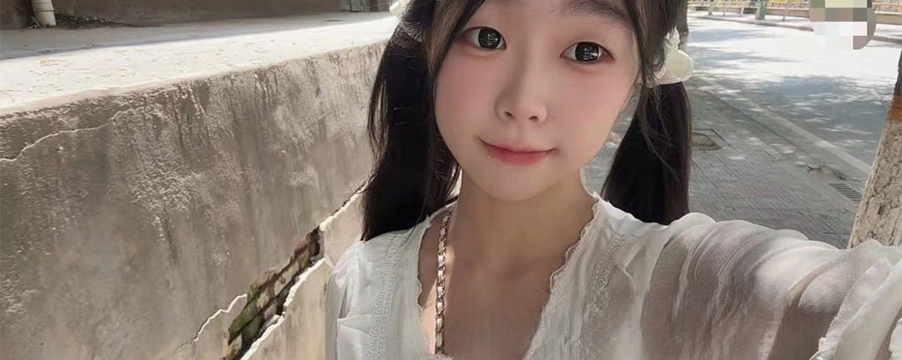 清纯的外表下面隐藏发骚求操的肉体 贵州05年大二学生樊雨琪发骚抠逼性爱视频流出