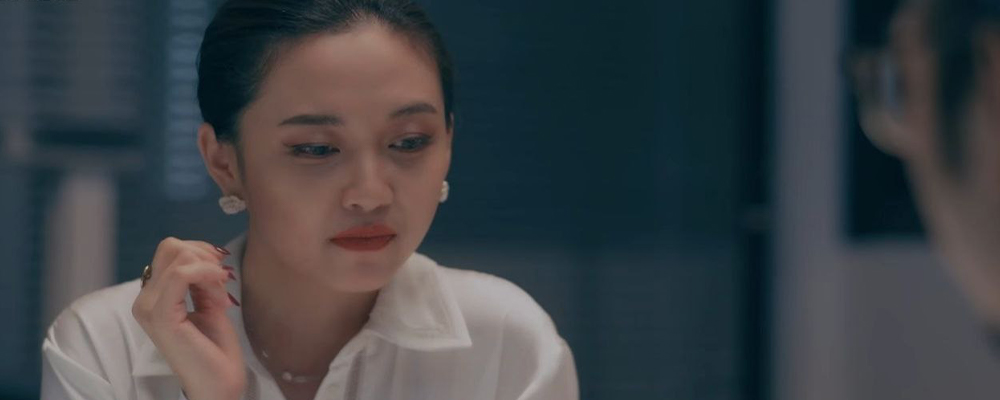  王美琪性奴的堕落之路 闹市区黑丝美腿高跟卖弄风骚 被路人带到酒店无套狂干